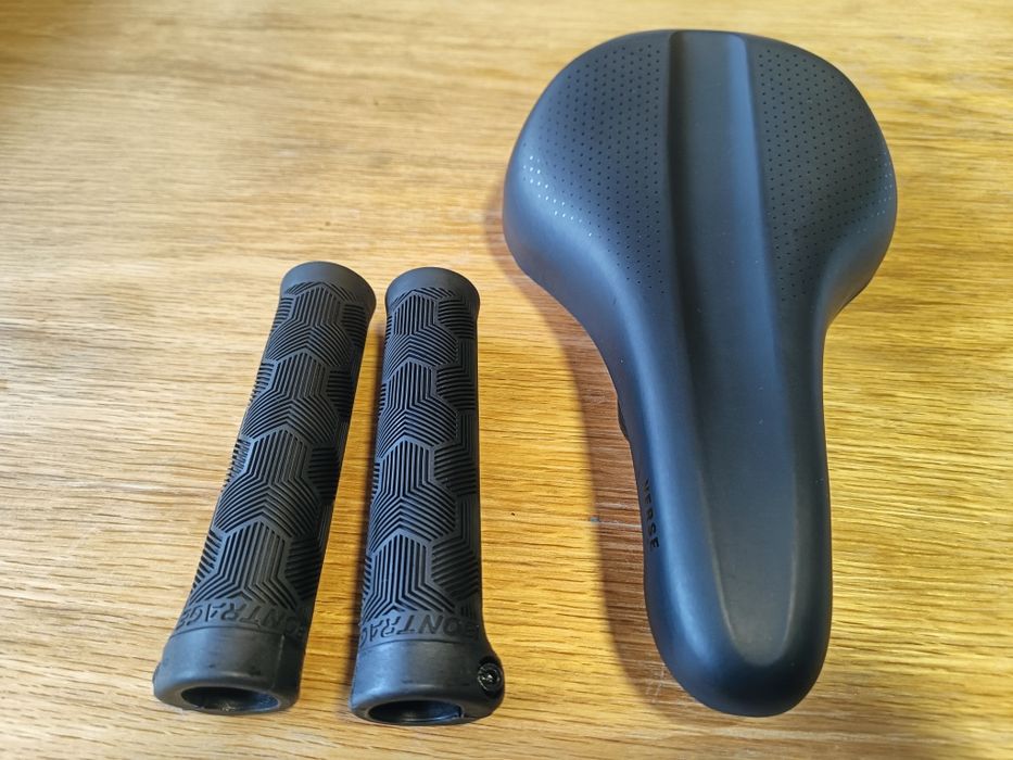 Selim Trek Verse + Punhos Bontrager XR Trail Comp