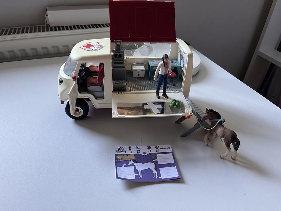 Schleich Horse Club – mobilna klinika weterynaryjna / auto weterynarza