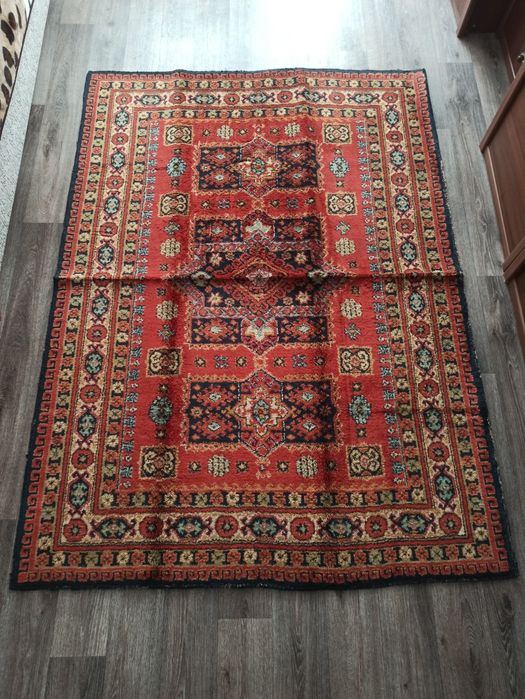 Продам ковер состояние хорошее размер 1500 метра 2000метра на