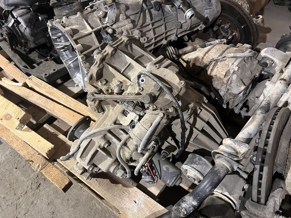 раздатка Nissan Navara D40 2.5 ниссан навара 33100EA310