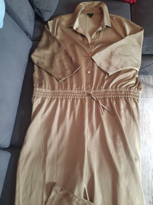 Elegancki kombinezon beżowy