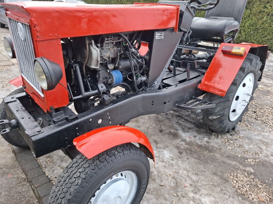 Traktorek sam ciagniczek sam