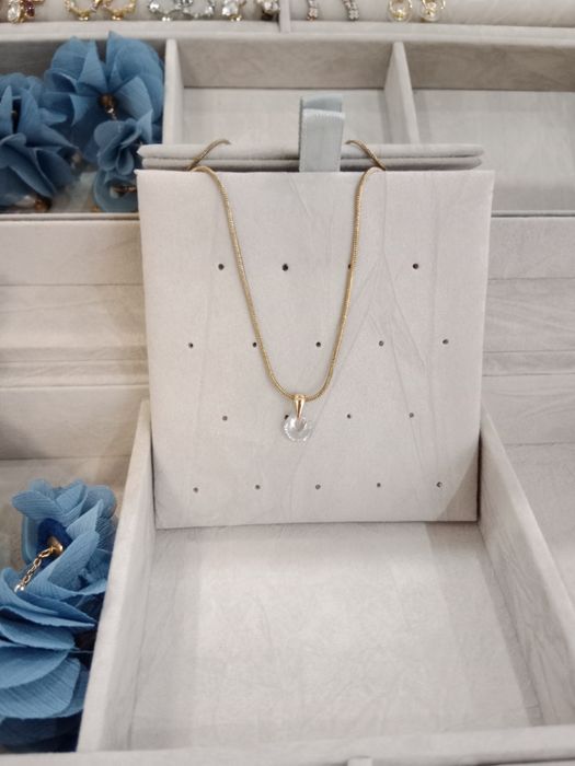 Złoty wisiorek damski naszyjnik na lince żyłce