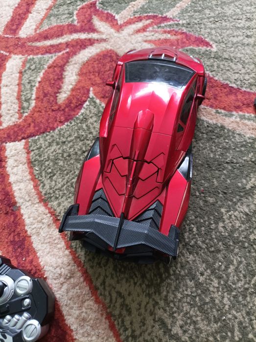 Машинка,робот.На акамуляторі