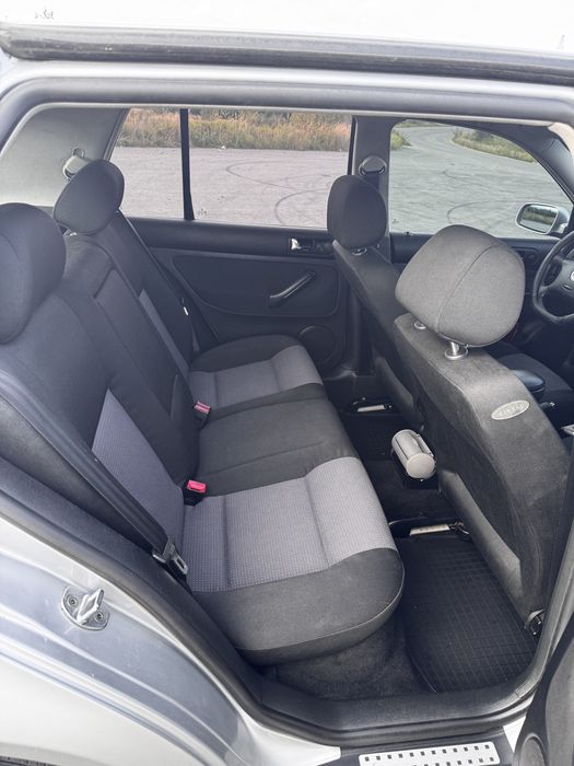 Volkswagen Golf  4