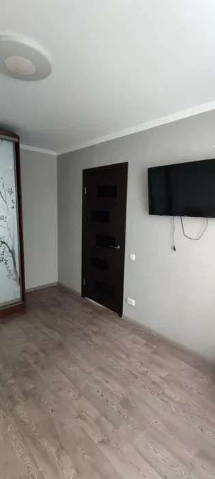 Срочно!!! Сдам 1 кв ТРК Украина Юбилейный 4500 гр.