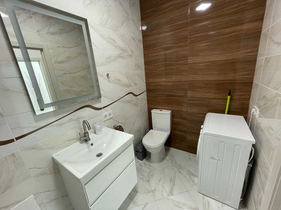 Посуточно квартира в Аркадии, Одесса. King-size кровать. Паркинг