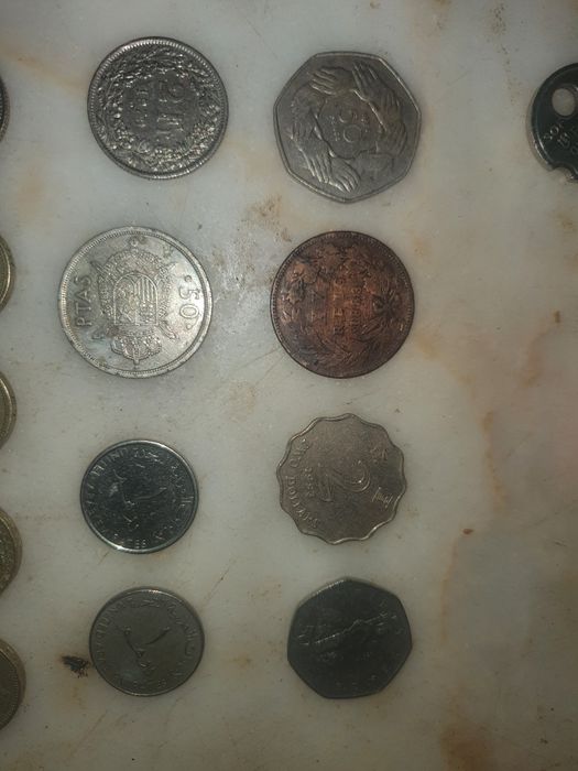Moedas antigas em bom estado
