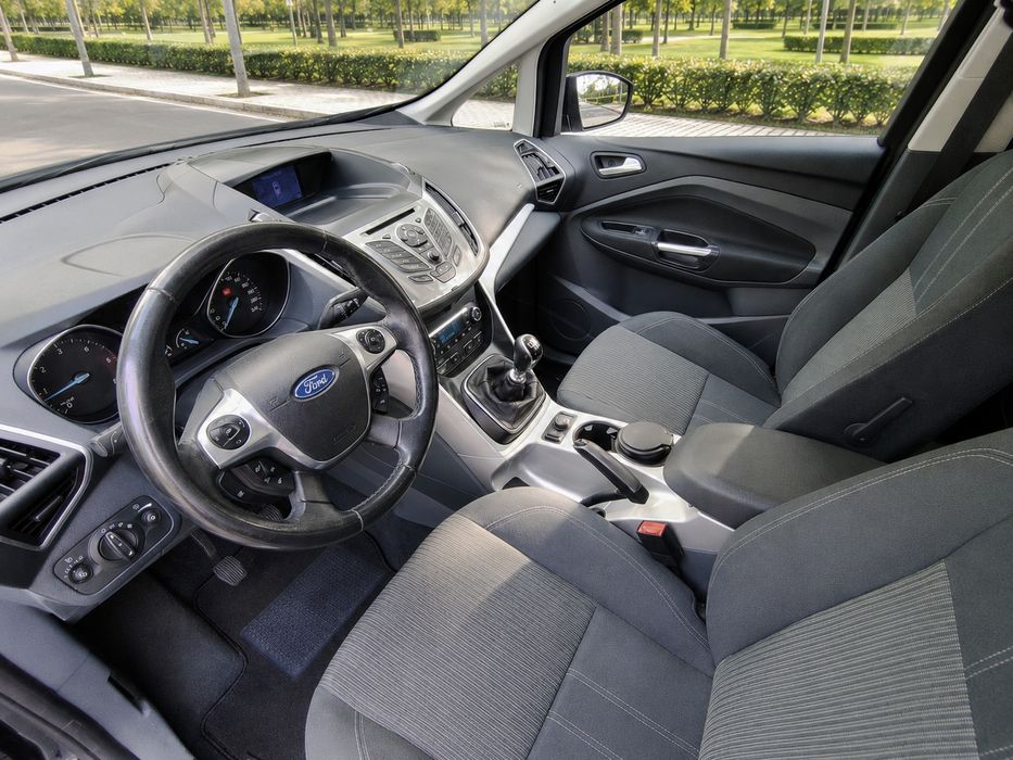 Ford Grand C-Max Titanium 1.6 tdci (7 lugares)