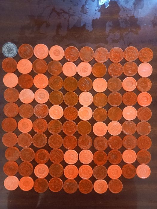 Советские жетоны на метро Харькова