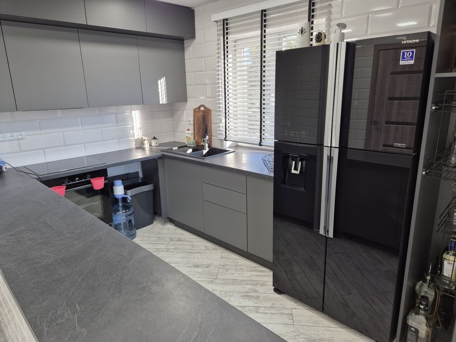 Будинок біля води. Перша лінія