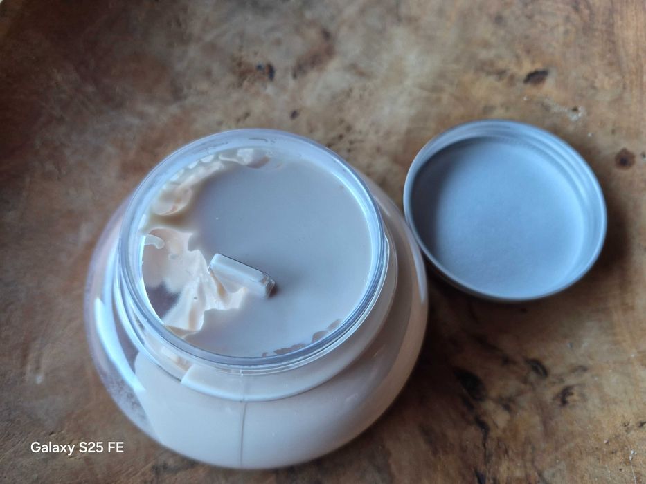 Ujędrniający krem nawilżający z nerkowca 140 ml