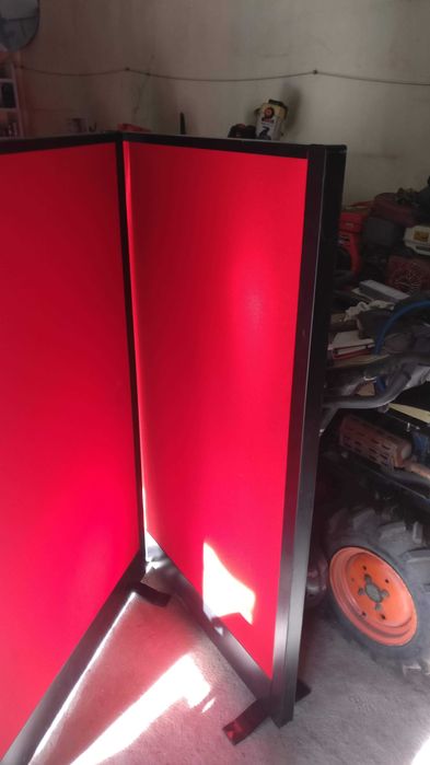 Boimbos de tecido e metal