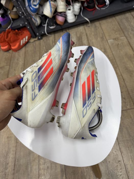 Оригінальні футбольні копочки Adidas F50 Pro IE0596