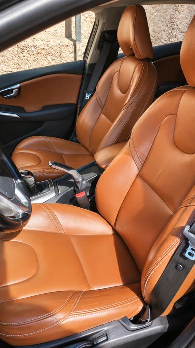 Volvo V40 D2 1.6 115cv | Pele | GPS | Câmara | City Safety