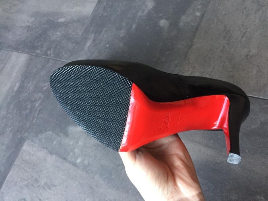 Klasyczne szpilki peep toe Christian Louboutin 39