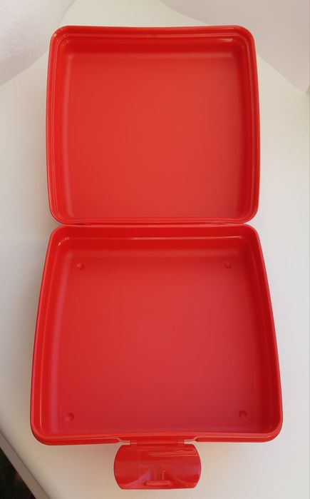 Tupperware Ланч-бокс Эко+ предназначен для транспортировки и хранения