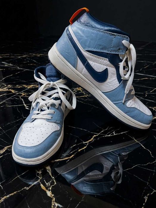Кросівки Air Jordan 1 Mid (Оригінал) — 42 розмір / 26.5 см