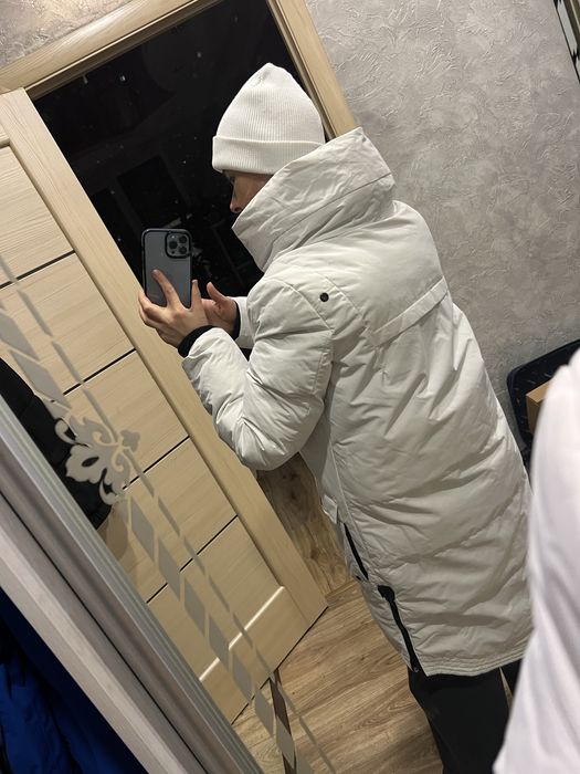 Продам зимову подовжену куртку в гарному стані