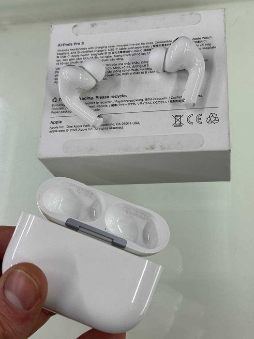 Продам AirPods Pro 3 б/у в идеальном состоянии