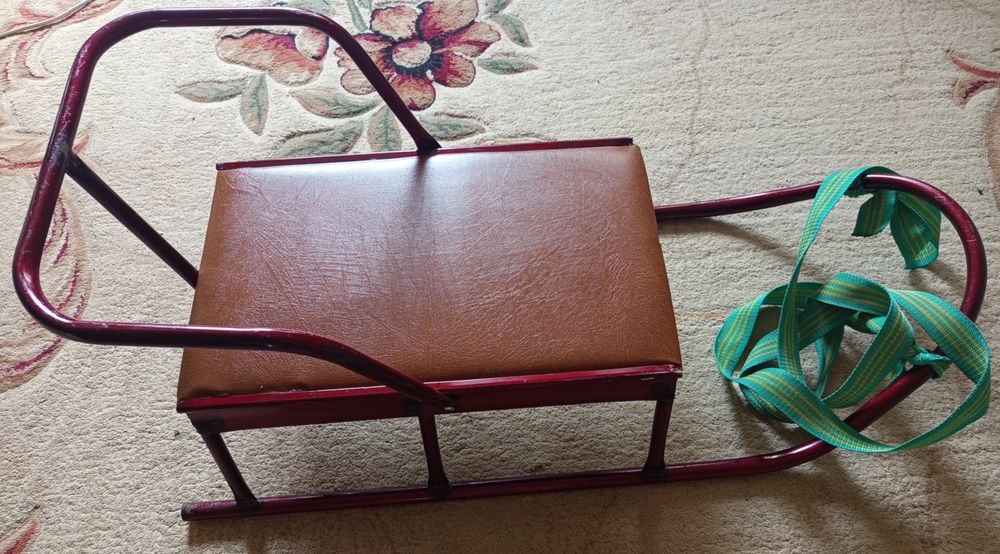 Санчата (сані) дитячі зі спинкою, сидіння штучна шкіра