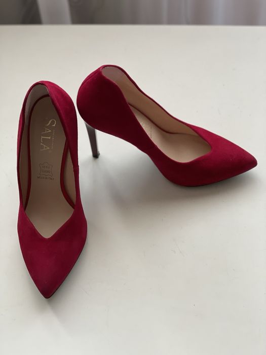 Класичні туфлі Unisa Larson із червоної замші