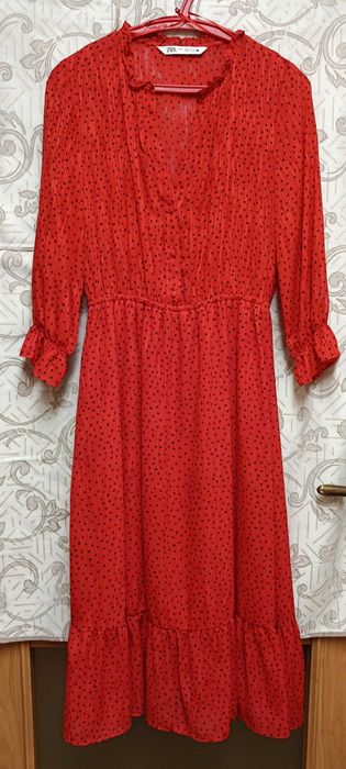 Сукня червона в чорний горошок, нарядна