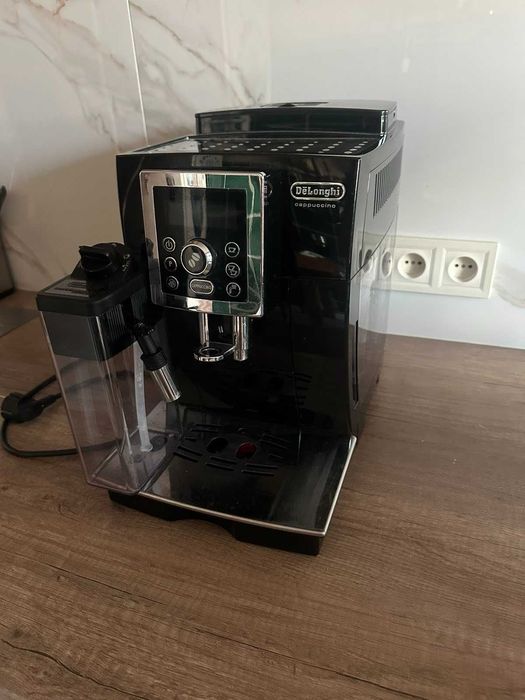 Кавоварка DeLonghi ECAM