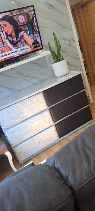 Cómoda Forrada a Veludo e Pele