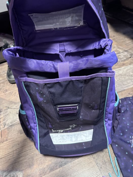 Рюкзак с 1-4 класс хватит одного . Качественный  Германия