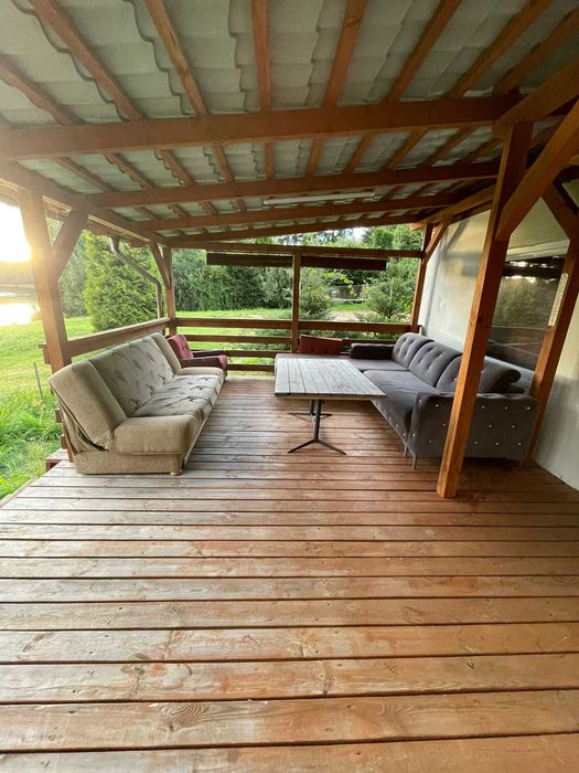 Domek letniskowy nad samym jeziorem.