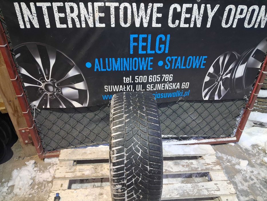 1x 235/45 R18 Goodyear UltraGrip Performance