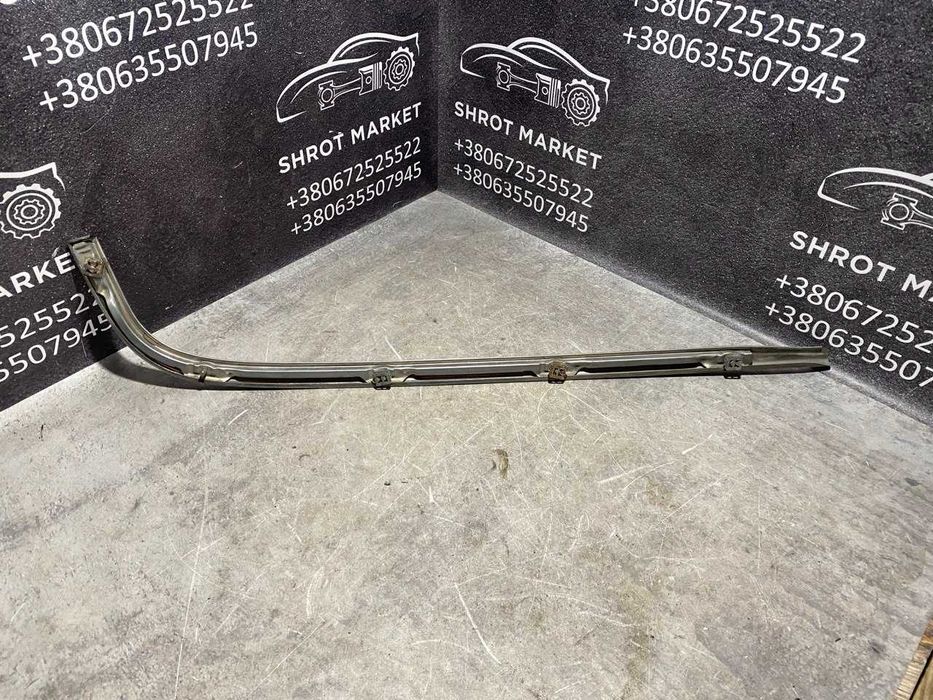 Хромована накладка молдинг заднього бампера Mercedes W210 A2108800736
