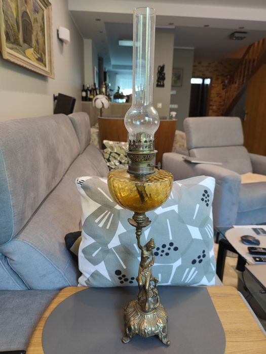 Lampa naftowa figuralna mosiądz Francja