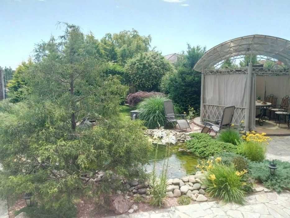 с апреля и на лето! Дом с бассейном Совиньон