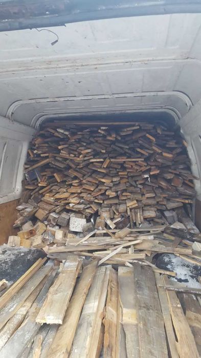 Сухі дрова,є доставка.