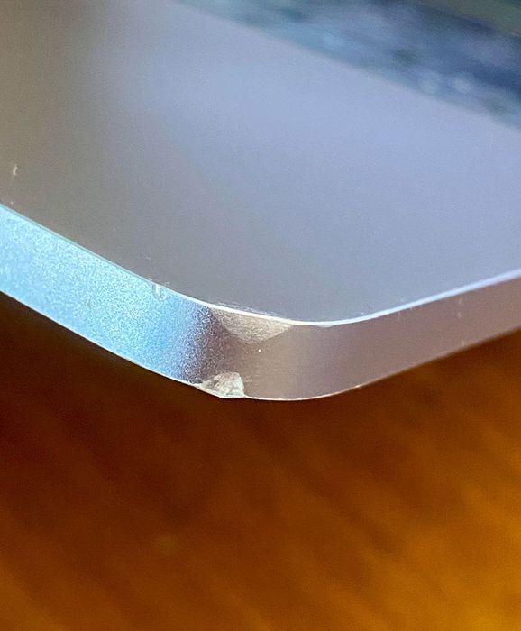 Macbook Pro 13-inch Intel i5 2.4 Quad-Core 16 GB 512 SSD Touch Bar Touch ID