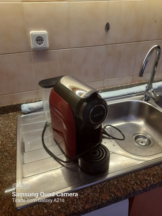 Máquina de café Delta Q - 50€ muito bem estimada