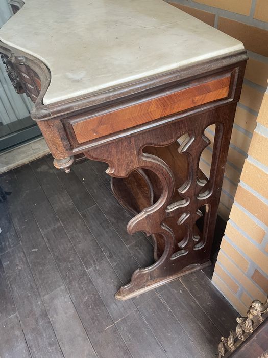 Credencia com tampo em marmore