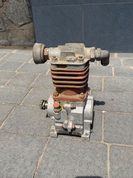 Kompresor sprężarka Ursus C-330 C360 3P