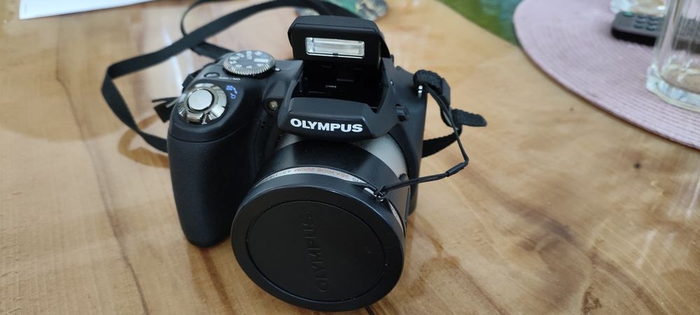 Aparat Olympus SP- 590uz