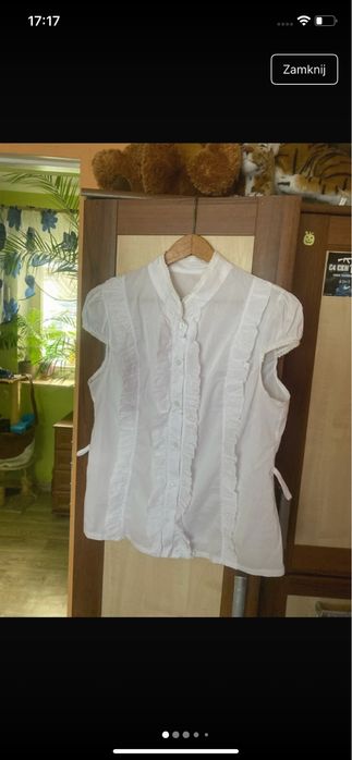 Biała elegancka bluzeczka z falbankami na okazyjne dni