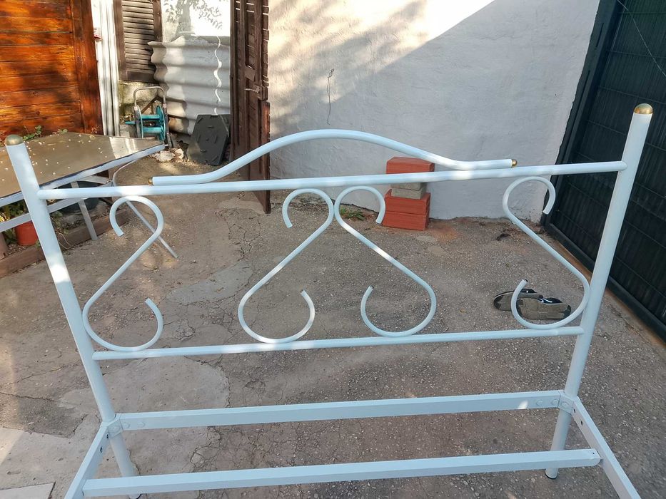Cama de casal em ferro ótimo ESTADO