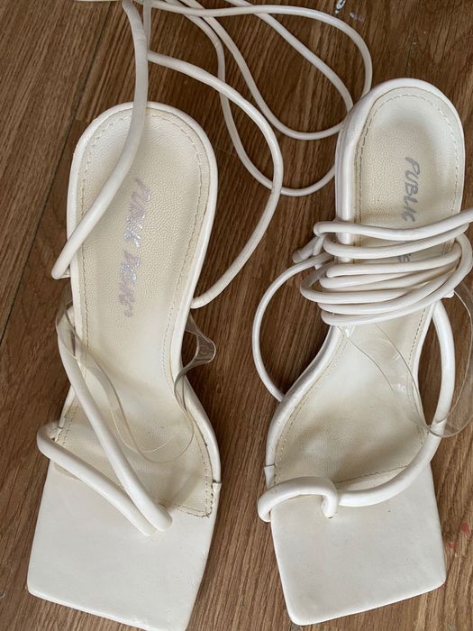 Sapatos, berços