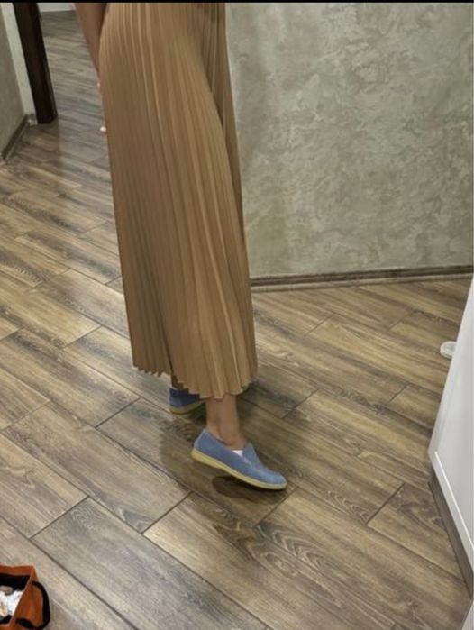 Юбка плісе довжина міді