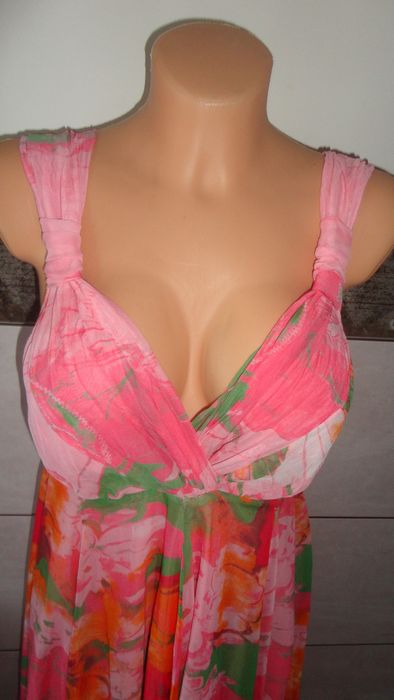 Sukienka w pięknych kolorach roz.38-40