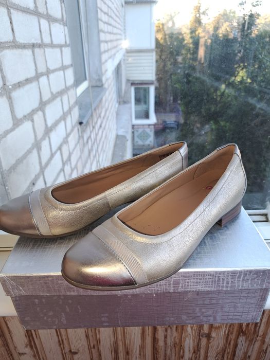 Clarks шкіряні туфлі
