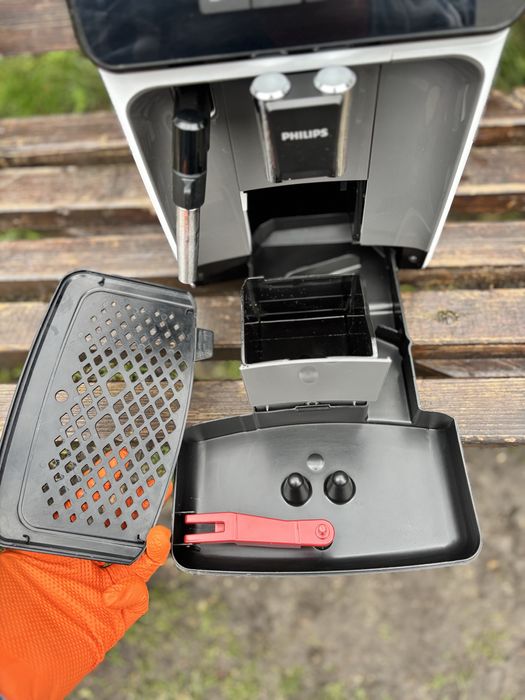 Кавомашина PHILIPS Series 1200 Зернова Капучинатор Кофемашина