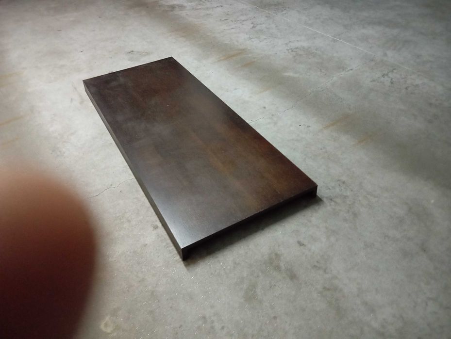 Móvel em wenge (MDF).