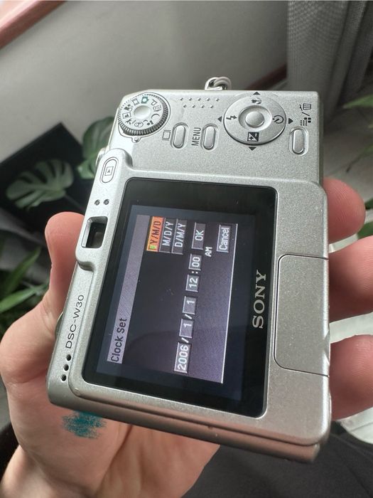 Sony Cyber-shot DSC-W30